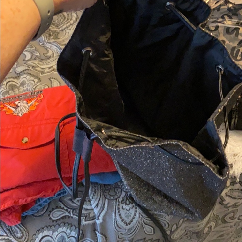 Backpack - Picture 5 of 6